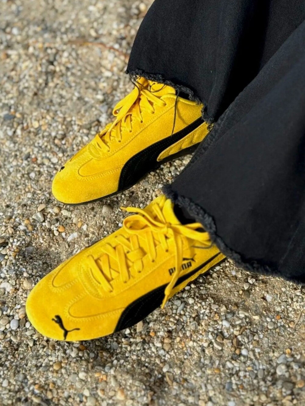NWOT Puma Speedcat Jr/Men’s Yellow and Black Suede Sneakers.SIZE 7US, EU39, 25cm
